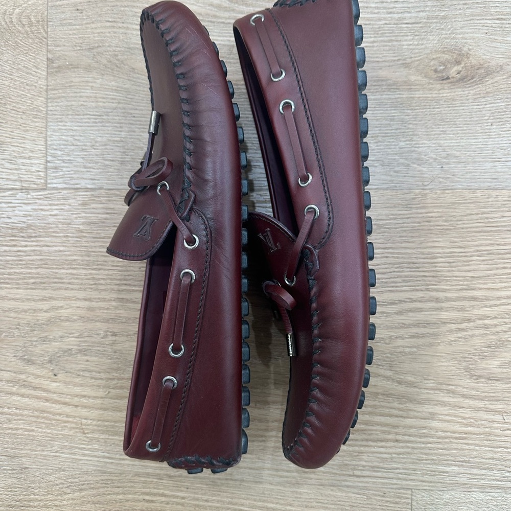 Louis Vuitton Burgundy Leather Boat Shoes with Elegant Stitching - Picture 5 of 7